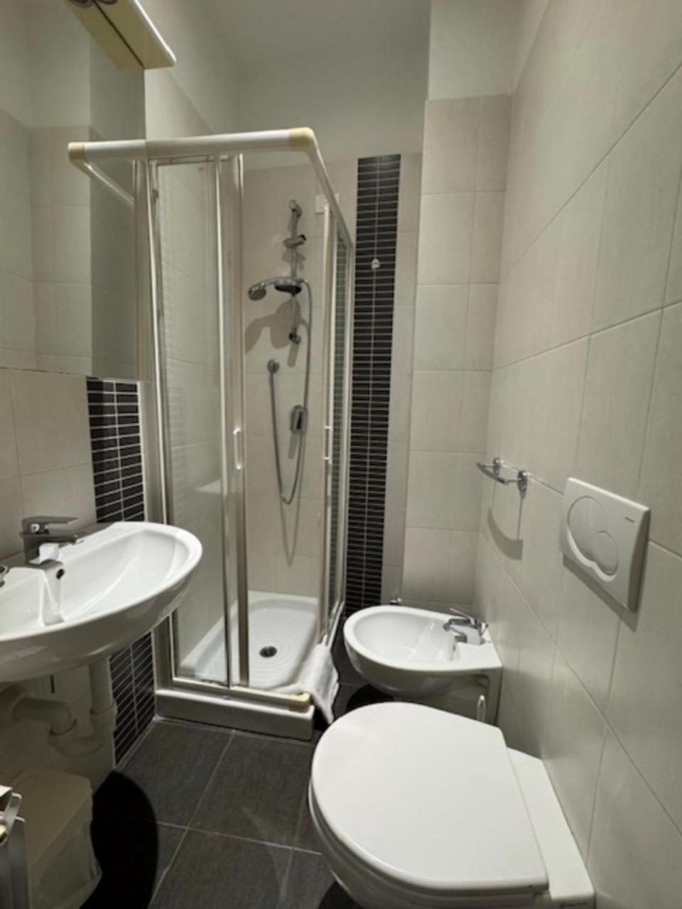 Hotel Ristorante Milton Varazze Buitenkant foto