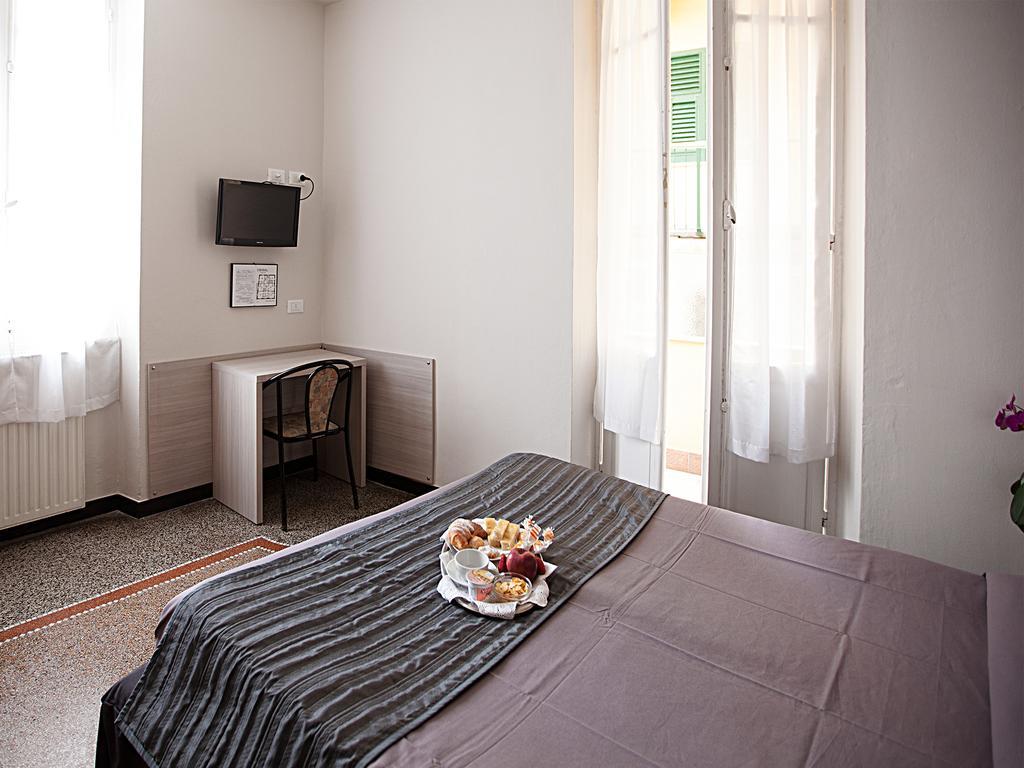 Hotel Ristorante Milton Varazze Buitenkant foto
