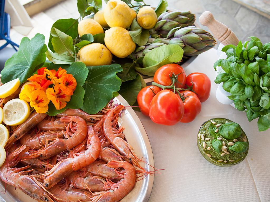 Hotel Ristorante Milton Varazze Buitenkant foto