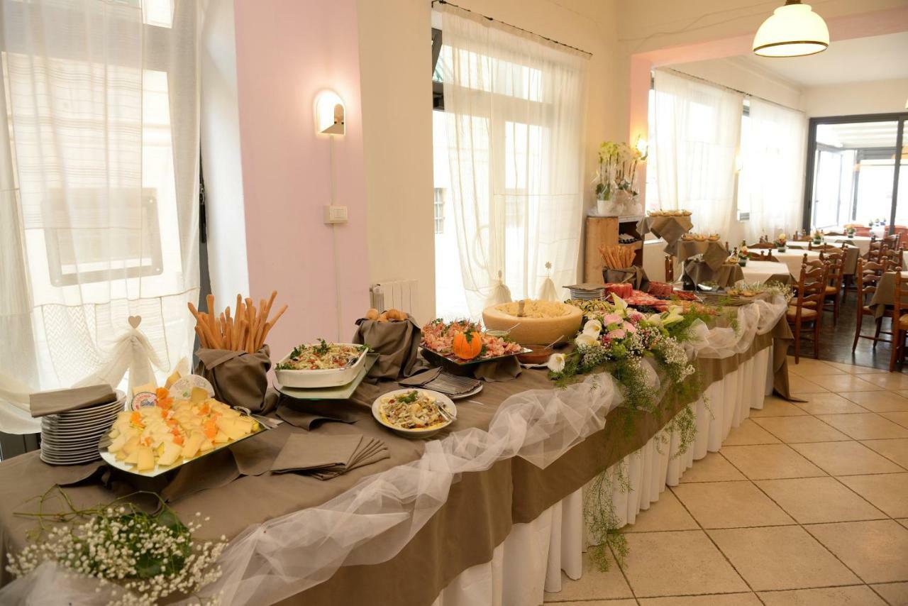 Hotel Ristorante Milton Varazze Buitenkant foto